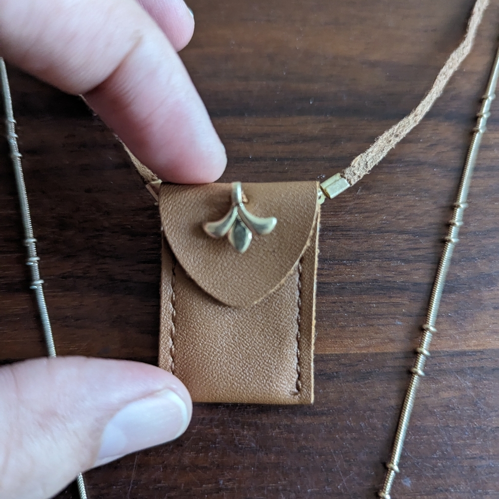 FREE PEOPLE Wagon Wheel Layered Necklace new with tags gold & brown 🟤 - Picture 4 of 7